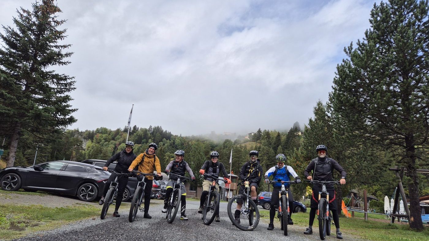 E-Bike Gruppe am Start